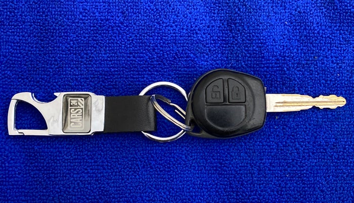 2016 Maruti Swift VDI ABS, Diesel, Manual, 83,675 km, Key Close Up