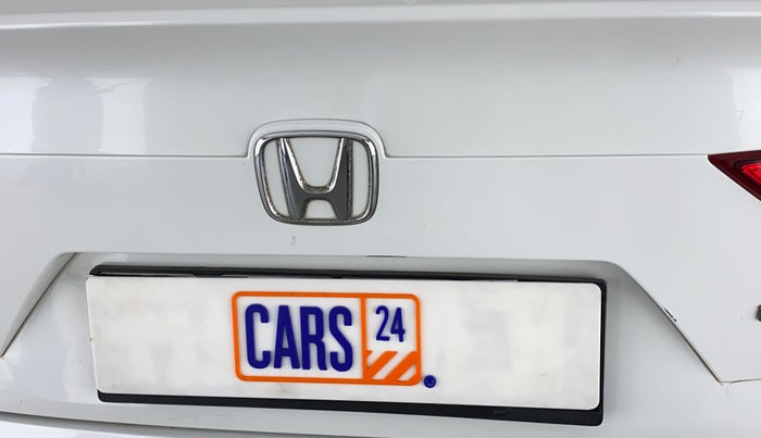 2020 Honda Amaze 1.2 V CVT I VTEC, Petrol, Automatic, 28,269 km, Rear monogram/logo - Slight discoloration