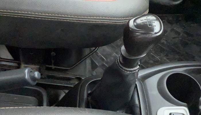 2017 Datsun Redi Go T(O) 1.0, Petrol, Manual, 33,915 km, Gear Lever