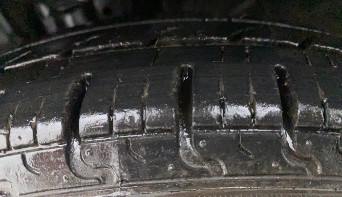 2017 Datsun Redi Go T(O) 1.0, Petrol, Manual, 33,915 km, Left Front Tyre Tread