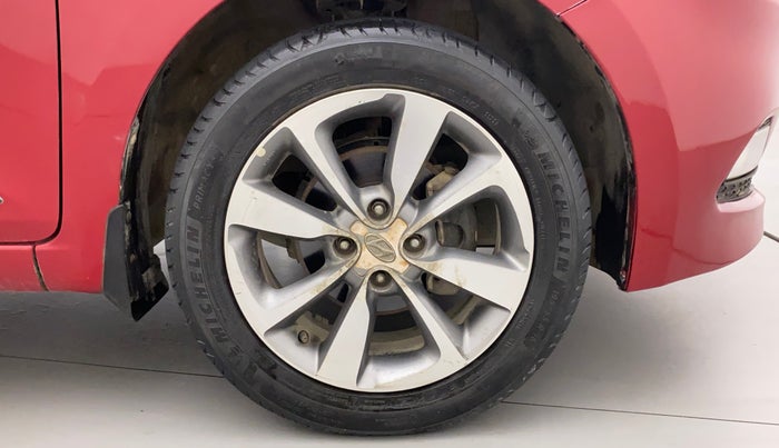 2016 Hyundai Elite i20 ASTA 1.2 (O), Petrol, Manual, 1,15,411 km, Right Front Wheel