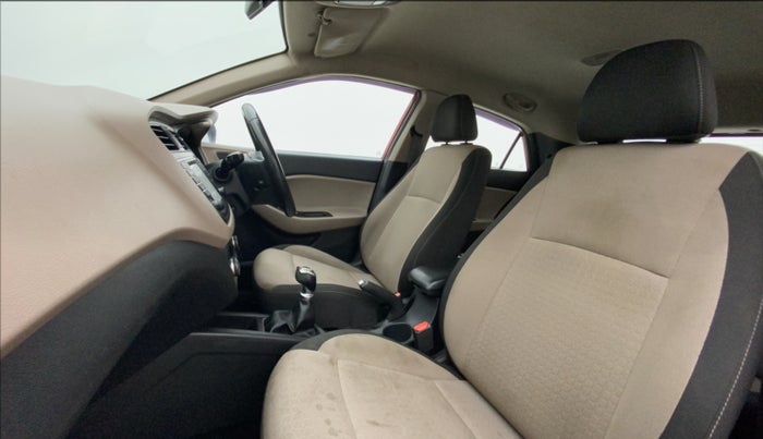 2016 Hyundai Elite i20 ASTA 1.2 (O), Petrol, Manual, 1,15,411 km, Right Side Front Door Cabin