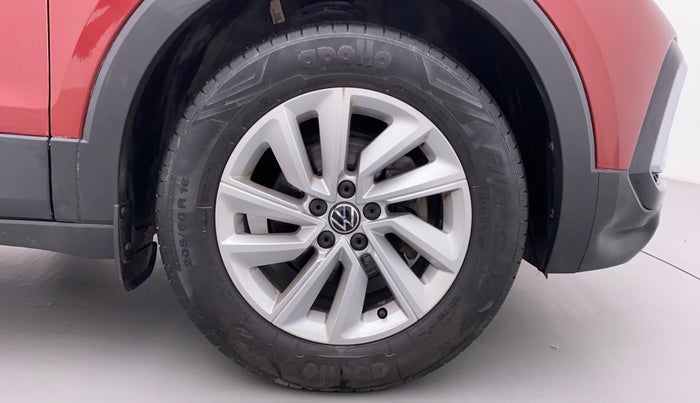 2022 Volkswagen TAIGUN HIGHLINE 1.0 TSI MT, Petrol, Manual, 7,544 km, Right Front Wheel