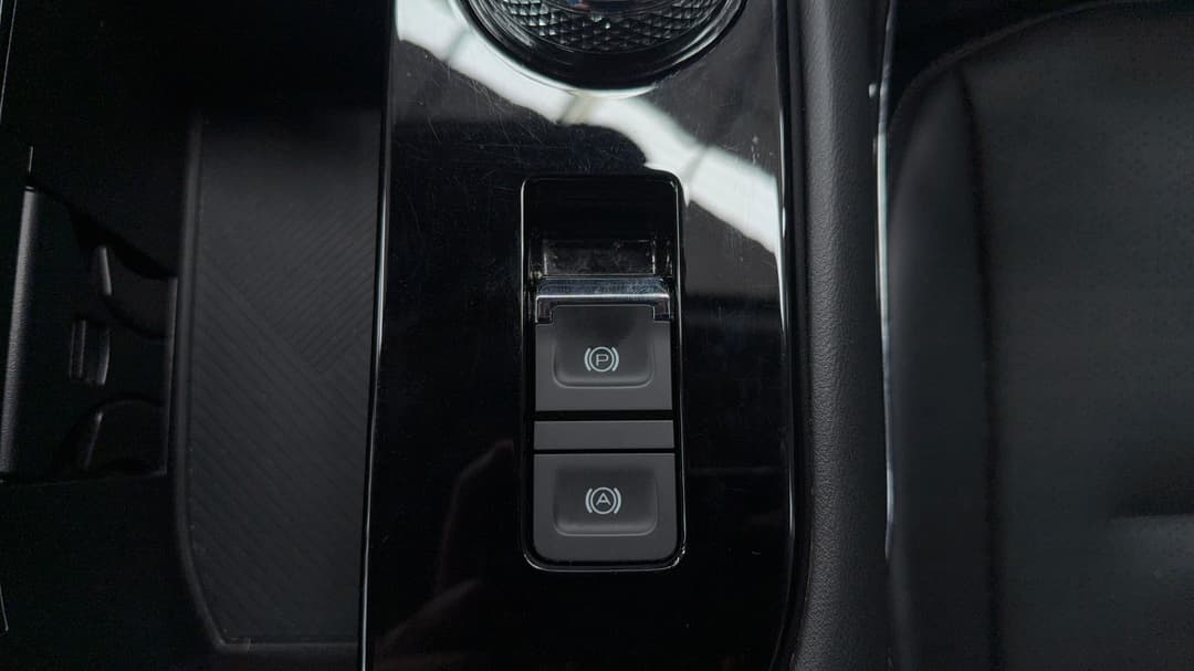 2023 GWM Haval H6 Ultra Hybrid, Automatic, 61778 km, Handbrake