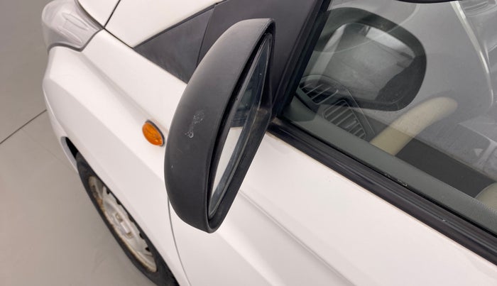 2017 Hyundai Eon ERA PLUS, Petrol, Manual, 42,784 km, Left rear-view mirror - ORVM knob broken and not working