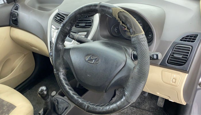 2014 Hyundai Eon ERA PLUS, Petrol, Manual, 74,626 km, Steering wheel - Steering cover is minor torn