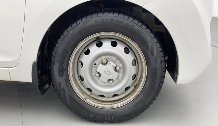 2018 Hyundai Eon ERA +, CNG, Manual, 1,00,997 km, Right Front Wheel