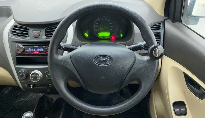 2018 Hyundai Eon ERA +, CNG, Manual, 1,00,997 km, Steering Wheel Close Up