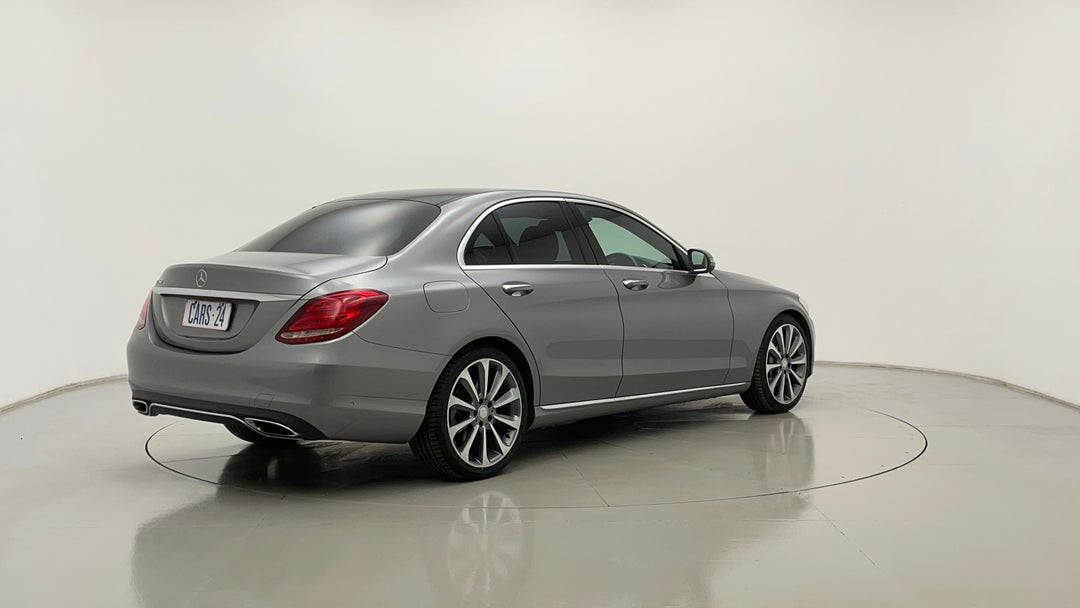 Right Back Diagonal (45- Degree) View