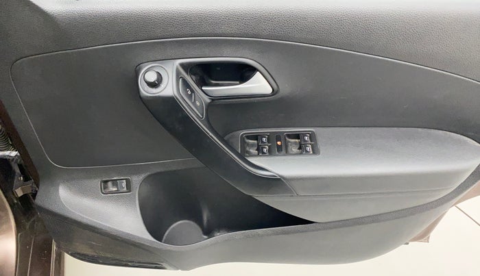 2016 Volkswagen Vento COMFORTLINE 1.6, Petrol, Manual, 97,106 km, Driver Side Door Panels Control