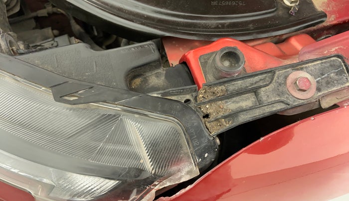 2021 Renault Kiger RXZ 1.0 MT, Petrol, Manual, 33,025 km, Left headlight - Clamp has minor damage
