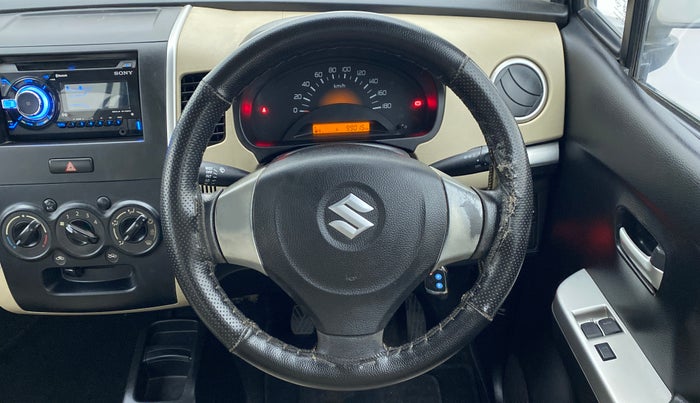 2017 Maruti Wagon R 1.0 LXI CNG, CNG, Manual, 99,033 km, Steering Wheel Close Up