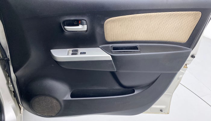 2017 Maruti Wagon R 1.0 LXI CNG, CNG, Manual, 99,033 km, Driver Side Door Panels Control