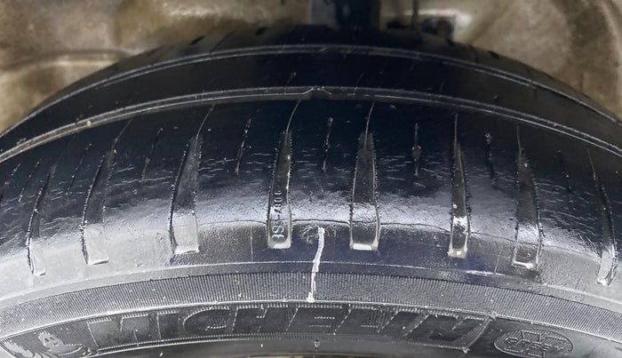 2014 Maruti Wagon R 1.0 VXI, Petrol, Manual, 98,842 km, Left Front Tyre Tread