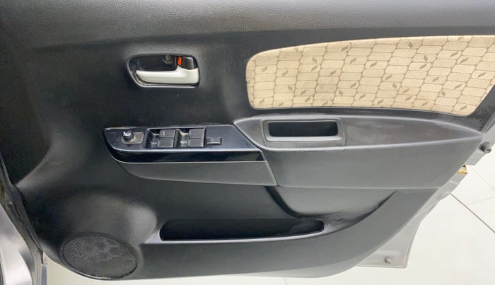 2018 Maruti Wagon R 1.0 VXI, Petrol, Manual, 43,467 km, Driver Side Door Panels Control