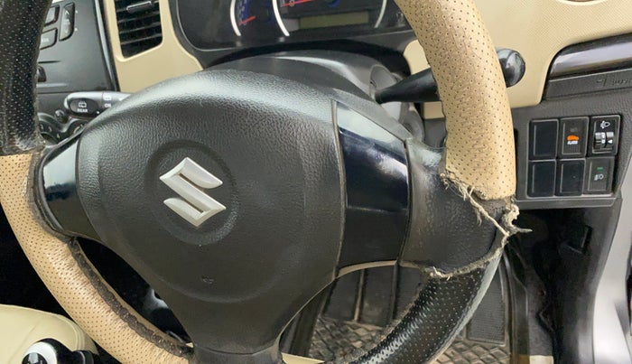 2018 Maruti Wagon R 1.0 VXI, Petrol, Manual, 43,467 km, Steering wheel - Steering cover is minor torn
