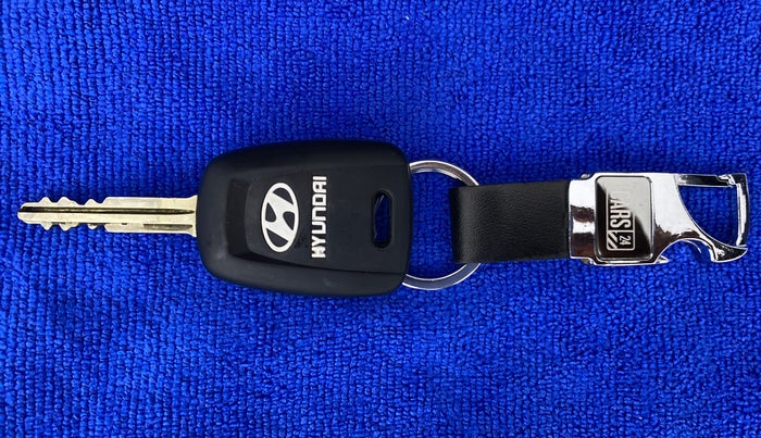 2017 Hyundai Grand i10 Sportz1.2 CRDI, Diesel, Manual, 86,038 km, Key Close Up