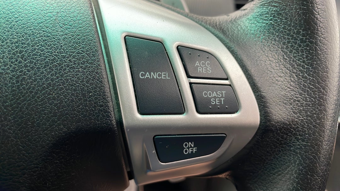 2015 Mitsubishi Challenger (4x4), Automatic, 105393 km, Cruise Control