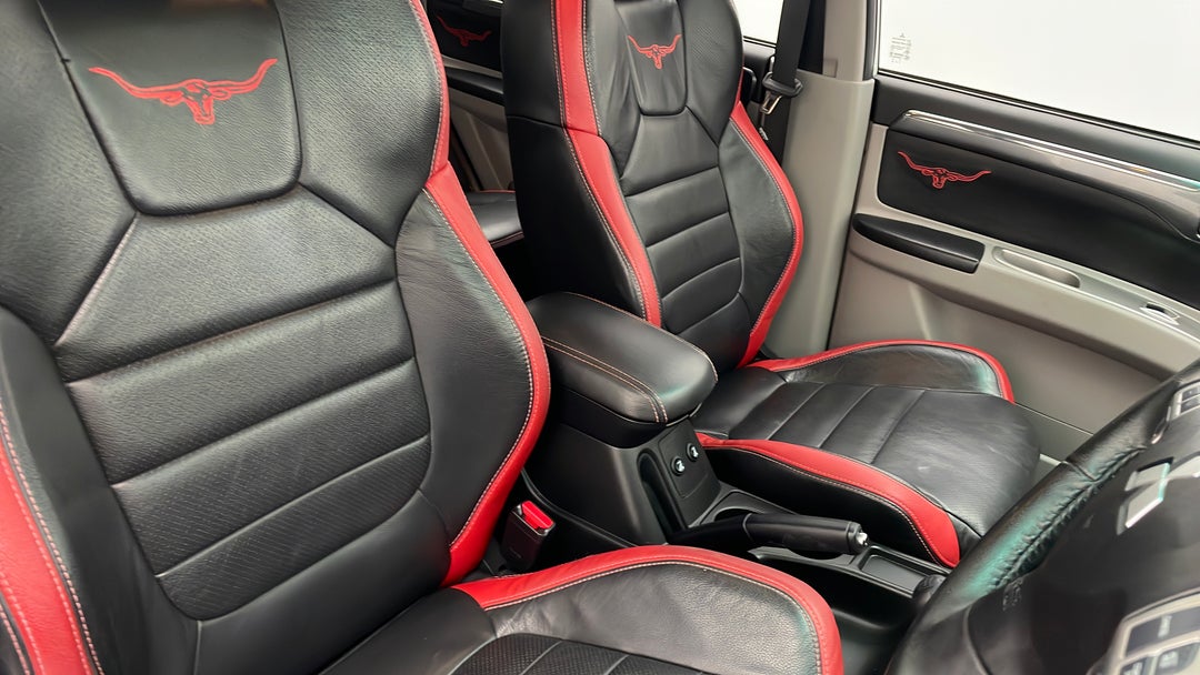 2015 Mitsubishi Challenger (4x4), Automatic, 105393 km, Right Side Front Door Cabin View