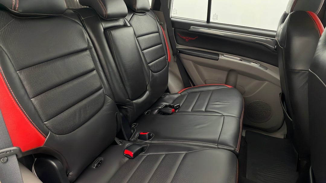 2015 Mitsubishi Challenger (4x4), Automatic, 105393 km, Right Side Rear Door Cabin View