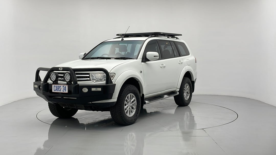 2015 Mitsubishi Challenger (4x4), Automatic, 105393 km, Left Front Diagonal (45- Degree) View