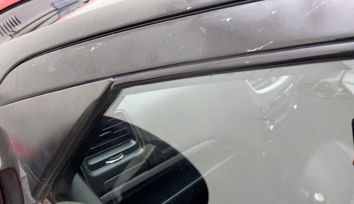 2017 Maruti Swift ZXI, Petrol, Manual, 57,062 km, Front passenger door - Minor scratches