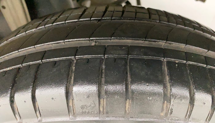 2010 Maruti Zen Estilo VXI, Petrol, Manual, 44,045 km, Left Rear Tyre Tread