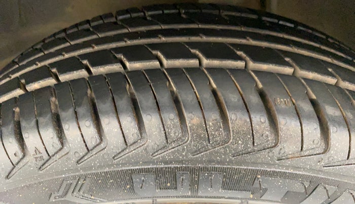 2017 Maruti Alto K10 VXI, Petrol, Manual, 43,414 km, Left Front Tyre Tread