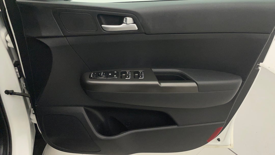 2020 Kia Sportage S (fwd), Automatic, 139161 km, Speaker View