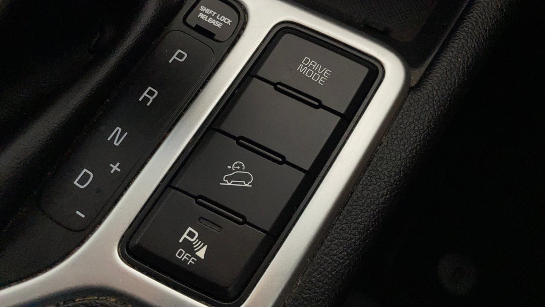 2020 Kia Sportage S (fwd), Automatic, 139161 km, Utility Switches/Buttons