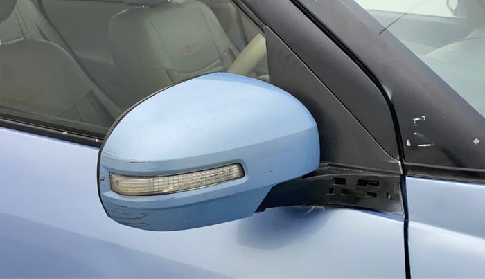 2015 Maruti Swift Dzire VXI, Petrol, Manual, 86,630 km, Right rear-view mirror - Indicator light has minor damage