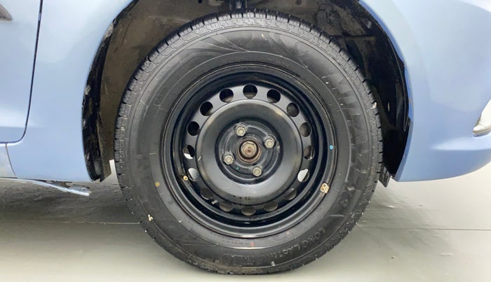 2015 Maruti Swift Dzire VXI, Petrol, Manual, 86,630 km, Right Front Wheel