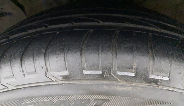 2016 Hyundai Creta SX PLUS AT 1.6 PETROL, Petrol, Automatic, 85,921 km, Left Front Tyre Tread