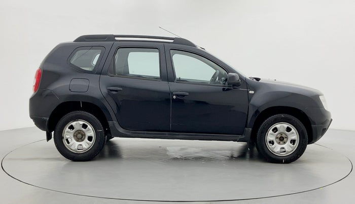 2015 Renault Duster 85 PS RXL, Diesel, Manual, 74,425 km, Right Side View