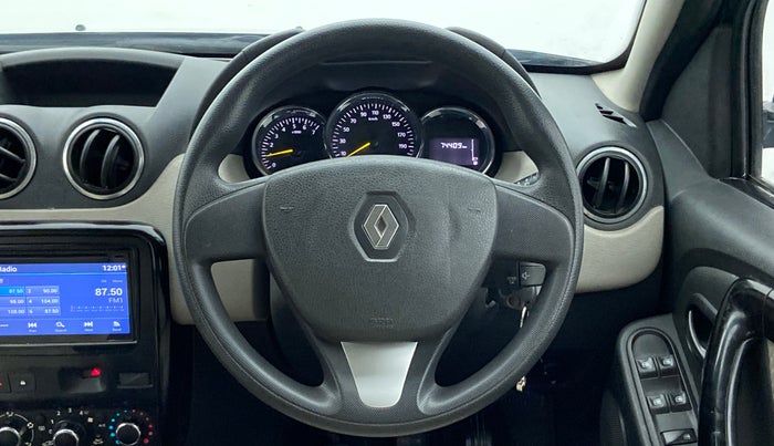 2015 Renault Duster 85 PS RXL, Diesel, Manual, 74,425 km, Steering Wheel Close Up