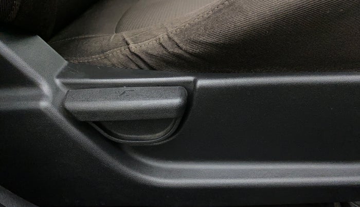 2012 Hyundai i20 SPORTZ 1.2 VTVT, Petrol, Manual, 47,555 km, Driver Side Adjustment Panel
