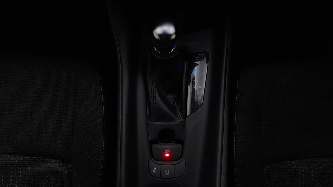 2018 Toyota C-HR (2wd), Automatic, 58055 km, Gear Lever 