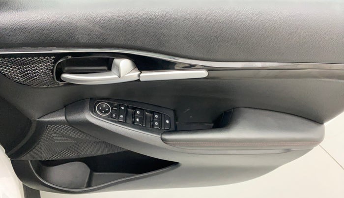 2019 KIA SELTOS GTX 1.4 GDI AT PETROL, Petrol, Automatic, 15,890 km, Driver Side Door Panels Control