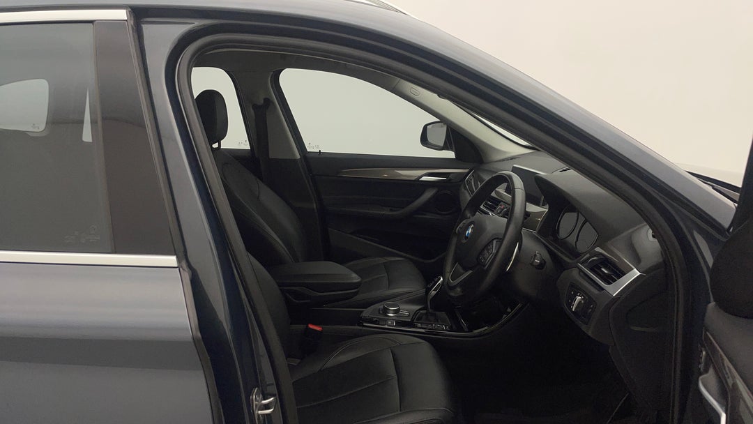 2019 BMW X1 Xdrive 25i, Automatic, 120187 km, Right Side Front Door Cabin View