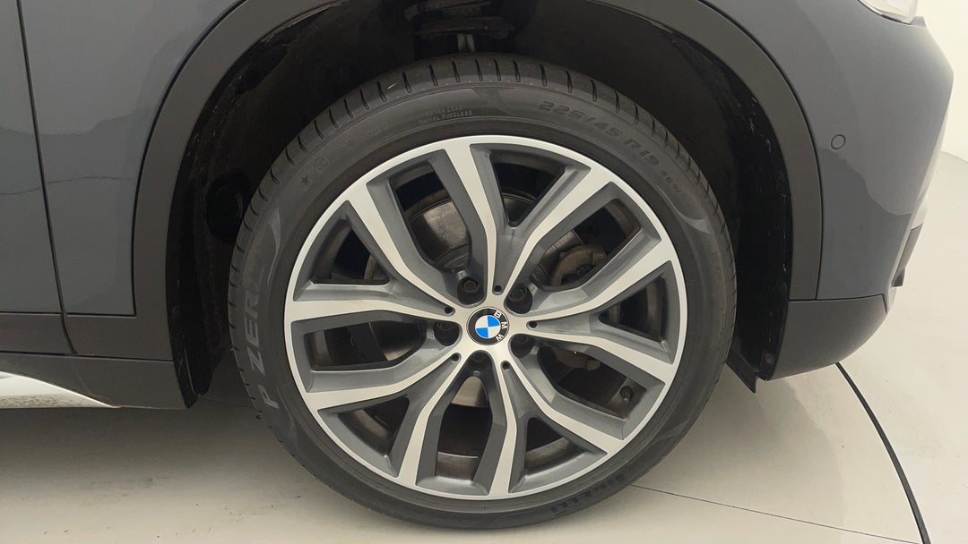 2019 BMW X1 Xdrive 25i, Automatic, 120187 km, Right Front Wheel