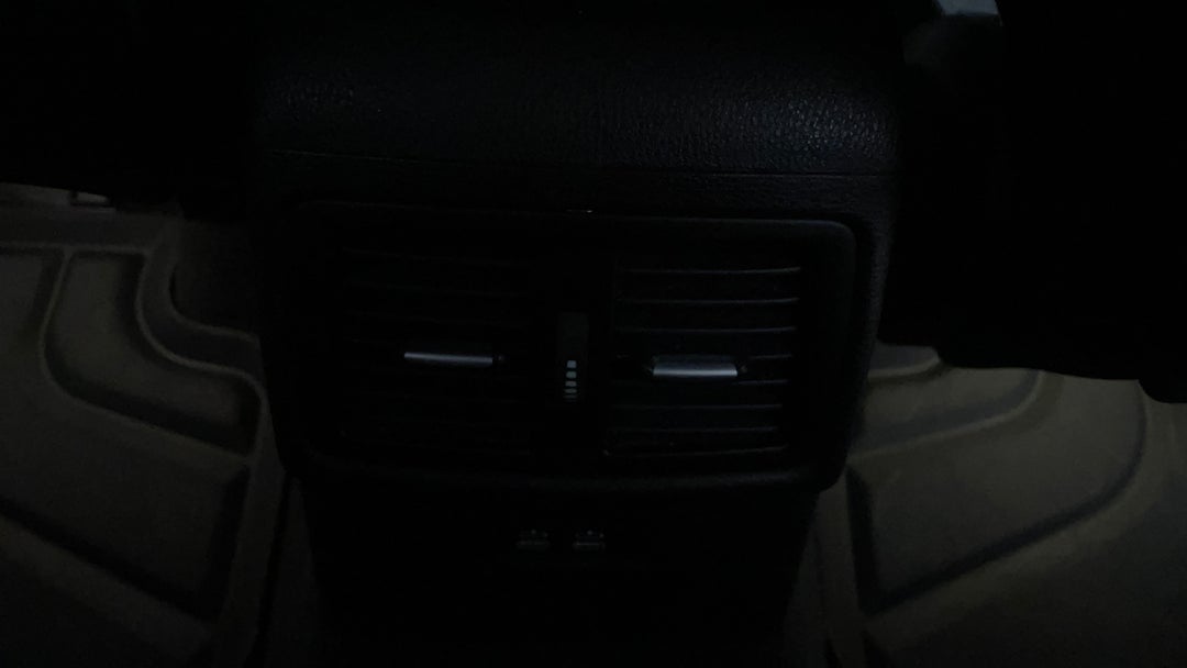 2019 BMW X1 Xdrive 25i, Automatic, 120187 km, Rear A/C Vent