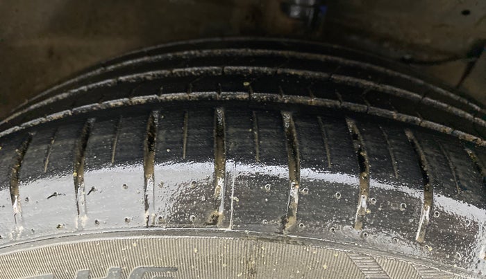 2020 Maruti Ciaz ALPHA  AT 1.5 SHVS PETROL, Petrol, Automatic, 21,397 km, Right Front Tyre Tread