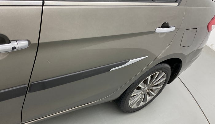 2020 Maruti Ciaz ALPHA  AT 1.5 SHVS PETROL, Petrol, Automatic, 21,397 km, Rear left door - Minor scratches