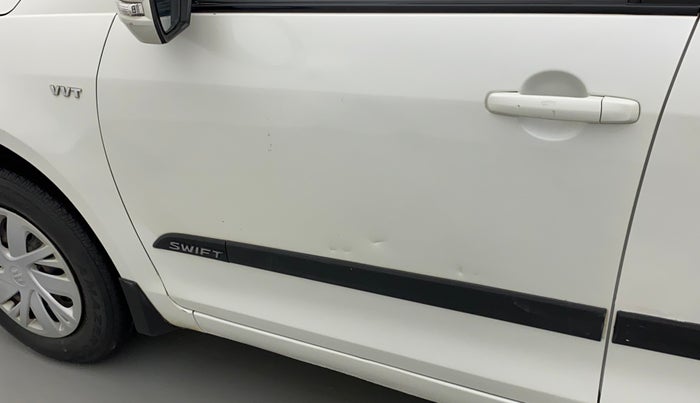 2017 Maruti Swift VXI, Petrol, Manual, 29,211 km, Front passenger door - Slightly dented