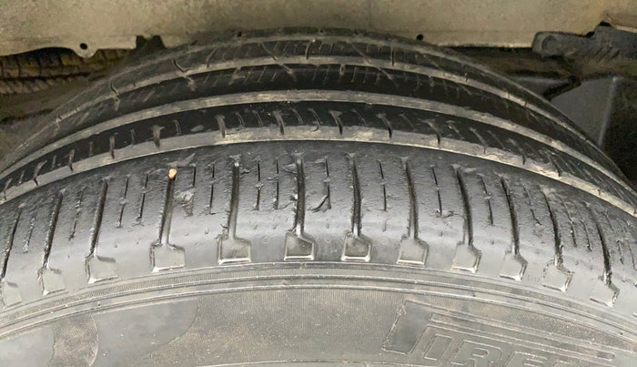2017 Mahindra Scorpio S6 PLUS 1.99 INTELLI-HYBRID, Diesel, Manual, 99,839 km, Right Rear Tyre Tread