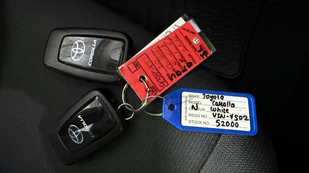 2020 Toyota Corolla Ascent Sport Hybrid, Automatic, 19913 km, Key Close-up