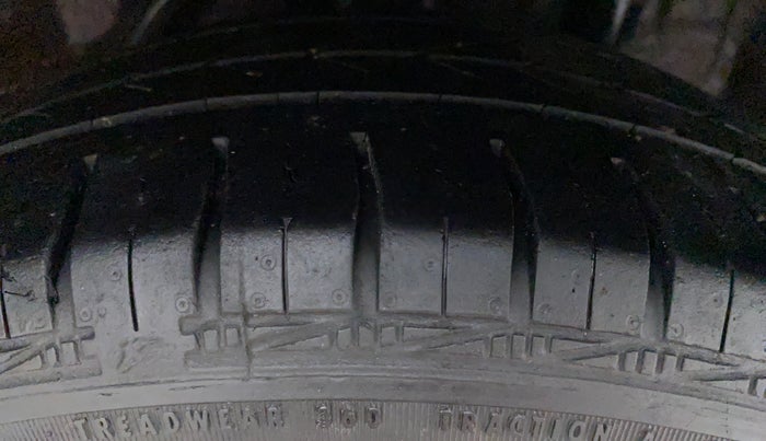 2015 Honda Amaze 1.2 VXMT I VTEC, Petrol, Manual, 65,454 km, Right Front Tyre Tread