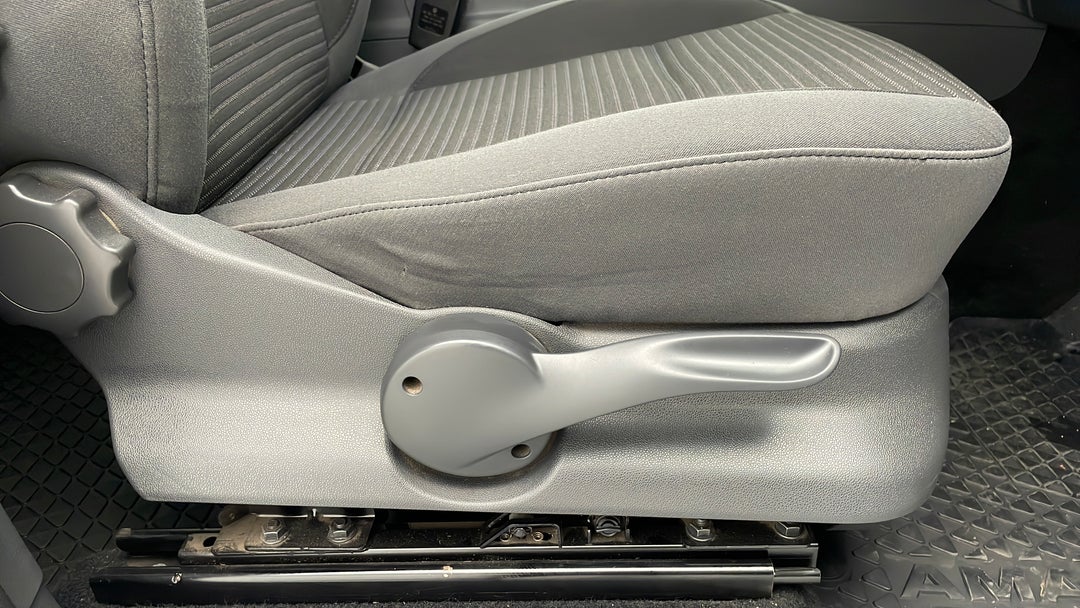 2015 Volkswagen Amarok Tdi420 Highline (4x4), Automatic, 95227 km, Drivers Side Adjustment Panel