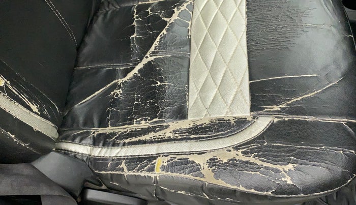 2018 Datsun Redi Go A, Petrol, Manual, 65,028 km, Driver seat - Cover slightly torn