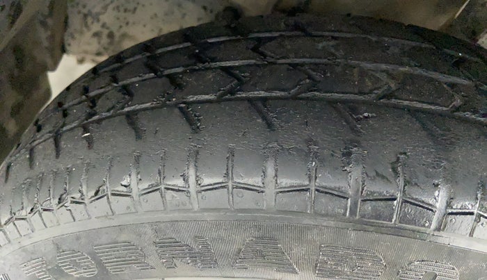 2014 Maruti Swift Dzire VDI BS IV, Diesel, Manual, 54,356 km, Left Front Tyre Tread